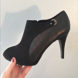 IMPO quilted velvet black booties side zipper 10w